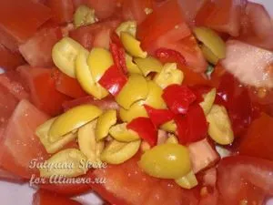 Salata cu rosii si masline