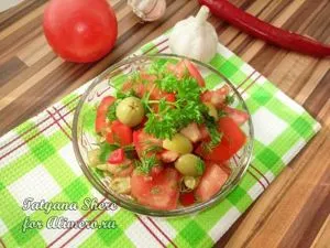 Salata cu rosii si masline