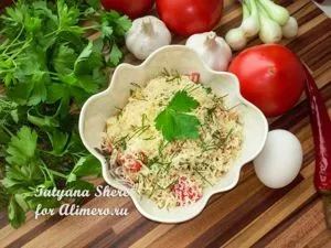 Tomate cu ouă și brânză afumată (salată) Salata de rosii cu ouă și brânză afumată