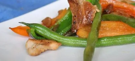 Salata cu fasole și pui - Retete cu fasole roșie, albă, verde, conservate și