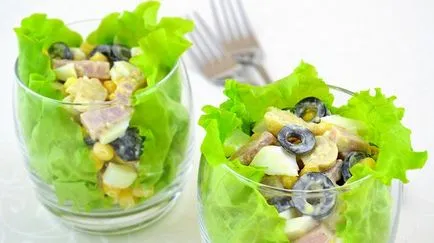 Salata cu șuncă, brânză și castravete