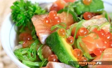 Salata cu somon sărat, castravete și ouă - licitație și gustoase
