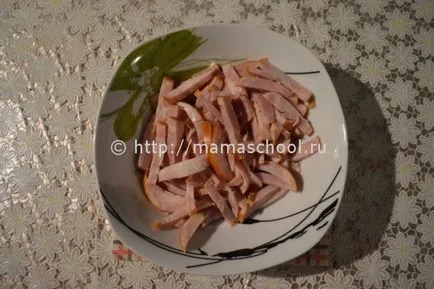 Salata cu șuncă, brânză și castravete proaspăt cu reteta pas cu pas fotografii (castraveți) Salata cu șuncă, brânză și castravete proaspete reteta cu pas cu pas fotografii
