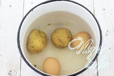 Salata cu pui afumat si porumb - reteta cu o fotografie