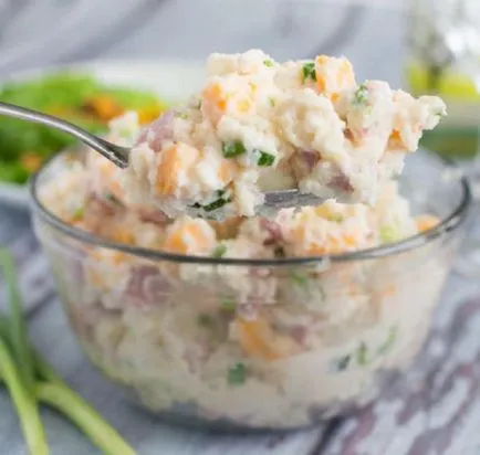 Salata cu sunca, branza, castraveti