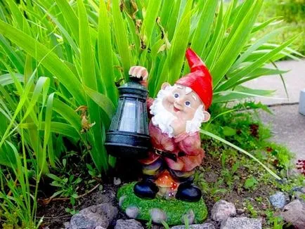 Cele mai neobisnuite caracteristici de gradina figurine alese în funcție de stilul de gradina, materiale (lemn,