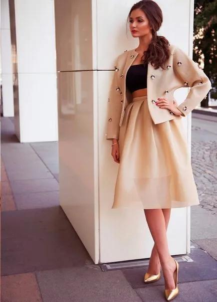 Din ceea ce sa poarte fusta bej, fotografii de moda si reguli magice