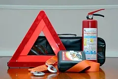 Pedeapsa pentru lipsa de trusa de prim-ajutor, extinctor și triunghi de avertizare în mașină în 2017 - Compoziție