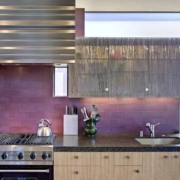 Lilac bucătărie exemple fotografice proaspete de mobilier si design interior (proiectare) Lilac bucătărie exemple fotografice proaspete de mobilier si design interior