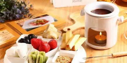 fondue de ciocolată la rețete de acasă, imagini, clipuri video, cum să facă fondue de ciocolată (acasă) fondue de ciocolată la rețete de acasă, imagini, clipuri video, modul de a face fondue de ciocolată