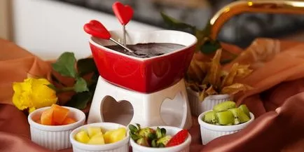 Ciocolata fondue la retete de acasă, imagini, clipuri video, cum să facă fondue de ciocolată (condiții) fondue de ciocolată la rețete de acasă, imagini, clipuri video, modul de a face fondue de ciocolată