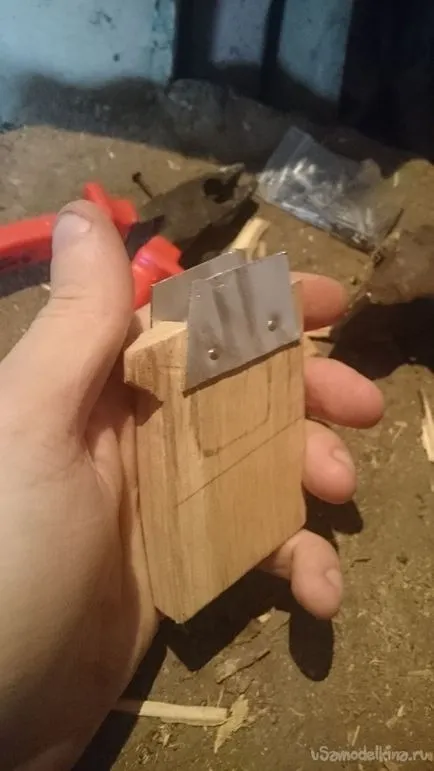 arma cu mâinile lor canelură