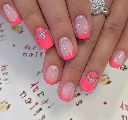 Nail Design modern 2017 sacou cu un model pe fotografie (versiune manichiura frantuzeasca) Moderne de design de unghii 2017 sacou cu un model pe o fotografie