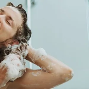 Sulfat în șampon care este, de desemnare, sulfat rău șampoane și sulfat (sulfat) Sulfat de sodiu în șampon, care este, denumirea, sulfați și șampoane sulfat rău