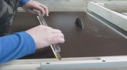 Tabelul fierăstrău circular cu propriile sale mâini desene și dimensiunile, video pentru a face masa de casă (tabel) Tabelul circular văzut cu propriile sale mâini desenele și dimensiunile, video pentru a face masa de casă