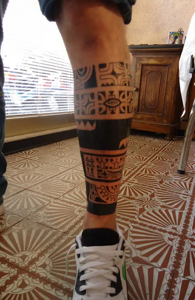 Tatuaje pe jos, tatuaj masculin și feminin la picior, fotografii