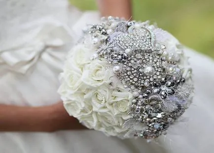 Rochie de nunta cu pietre
