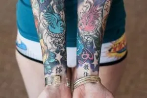 Tatuaj pe brațul ei, atât pentru bărbați și femei de valoare, schițe, idei (valoare) Tatuaj pe brațul ei atât pentru bărbați cât și femei de valoare, schite, idei