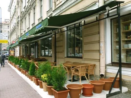 Umbrele pentru cafenele de vară de la Moscova și București, fabricarea de corturi si corturi de circ