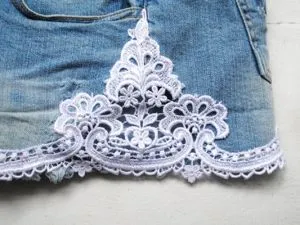 Cum de a decora pantaloni scurți din denim (pentru a decora) Cum de a decora pantaloni scurti din denim
