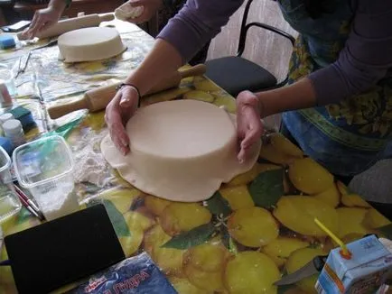 Cum de a decora un tort de nunta cu mâinile sale idei și sfaturi cu privire la decorarea desert principal (tort) Cum de a decora un tort de nunta cu mâinile idei și sfaturi sale cu privire la decorarea desert principal