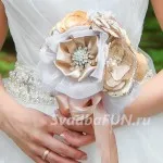 Tradiția de a arunca un buchet de mireasa - cum ar fi aruncat buchet de mireasa (buchet) Tradiția de a arunca un buchet de mireasa - cum ar fi aruncat buchet de mireasa