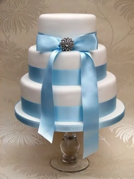 Top 15 idei pentru decorarea unui tort de nunta