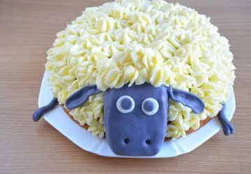 decorare tort seringă cremă de patiserie