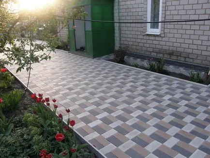 Montare de plăci de trotuar cum să pună, a pus mâinile la aparat și cum