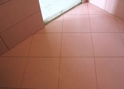 Intrupari aspect țiglă pe gresie, și tipuri de metode, cu o formă dreptunghiulară (variante) Opțiuni pentru montarea placilor pe structura etaj al gresiei, metodele și tipurile, cu o formă dreptunghiulară
