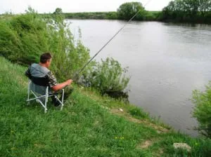 Selectarea undițe pentru pescuit pentru incepatori - float tija, alimentator, filare