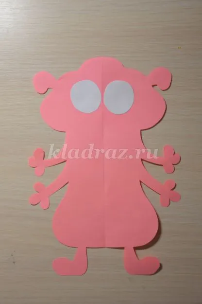 Articole haioase realizate din hârtie cu mâinile la Ziua Cosmonautică pentru copiii de școală primară cu template-uri (master) Articole haioase realizate din hârtie cu mâinile la Ziua Cosmonautică cu template-uri pentru copii de școală elementară