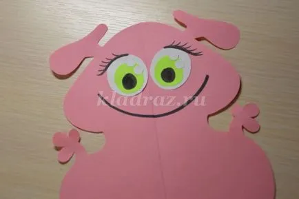 Articole haioase realizate din hârtie cu mâinile la Ziua Cosmonautică pentru copii de școală primară cu template-uri (Derkach) Articole haioase realizate din hârtie cu mâinile la Ziua Cosmonautică cu template-uri pentru copii de școală elementară