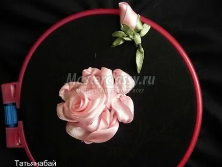 Broderie trandafir panglici de satin