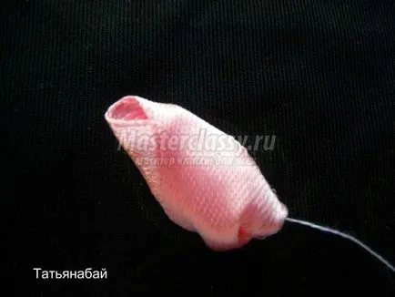 Broderie trandafir panglici de satin