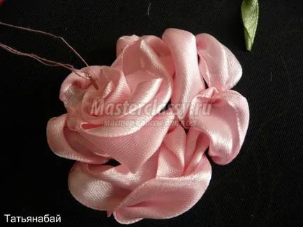 Broderie trandafir panglici de satin