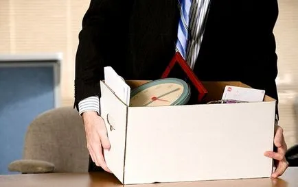 În timp ce în vacanță pot demisiona scrie o declarație cu privire la plecarea de lucru la cererea lor (în timpul sărbătorilor, dacă vă puteți retrage) În timp ce în vacanță pot demisiona scrie o declarație de demisie din activitatea proprie inițiativă