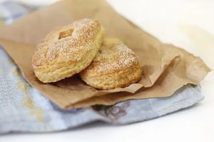 Gurile de foetaj (cu zahar, umplute) rețete (file puf din puf terminat patiserie) Gurile de foetaj (cu zahăr, umplute) rețete