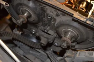 Înlocuirea biciul pe Lada Priora 16 valve cu mâinile lor instrucțiuni video (lash) Înlocuirea biciul pe Lada Priora 16 valve cu mâinile lor Videotutorial