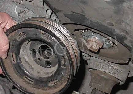 Înlocuirea curelei de sincronizare audi a4 1 8T (bolț scripete întinzător) Înlocuirea curelei de distribuție 1 8t a4 audi