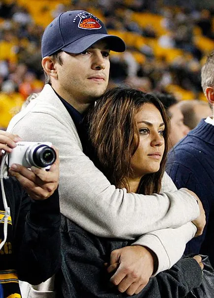 roman stele Mila Kunis și Ashton Kutcher, Buna ziua! Rusia