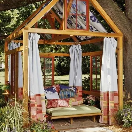 Gazebo pe parcelele de grădină