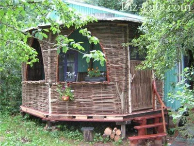 Gazebo pe parcelele de grădină