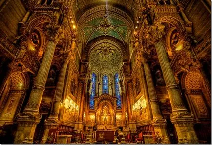 Cum pot fi Notre Dame Cum pot fi Notre Dame
