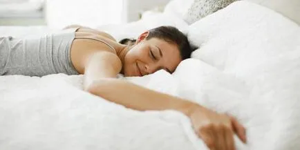 De ce să se spele pe dinti in timpul somnului