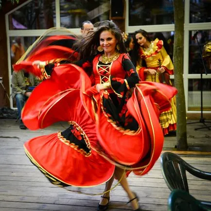 Dans la Roma nunta Dans la Roma nunta