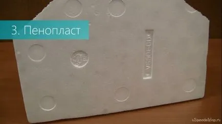 Materiale plastice cu mâinile lor