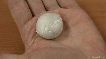 Materiale plastice cu mâinile lor