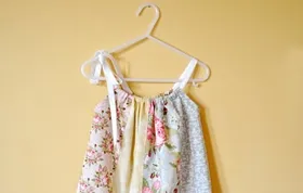 sac de patiserie cu mâinile sale
