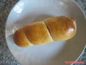 Cum să-și încheie un cârnat în aluat